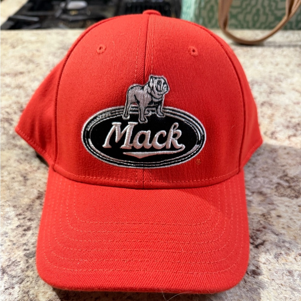 Mack Trucks “King of the Hill” Dale Gribbe hat OS